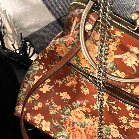 Patricia Nash Frame Crossbody - Picture 4 of 4